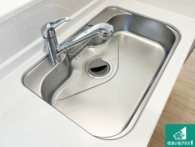高石市綾園　第2期　新築一戸建ての設備|浄水器を内蔵！炊飯時、お茶を作る時に安心してお水を使えます！お湯と冷水、浄水と原水、シャワーの切替えもワンタッチです！