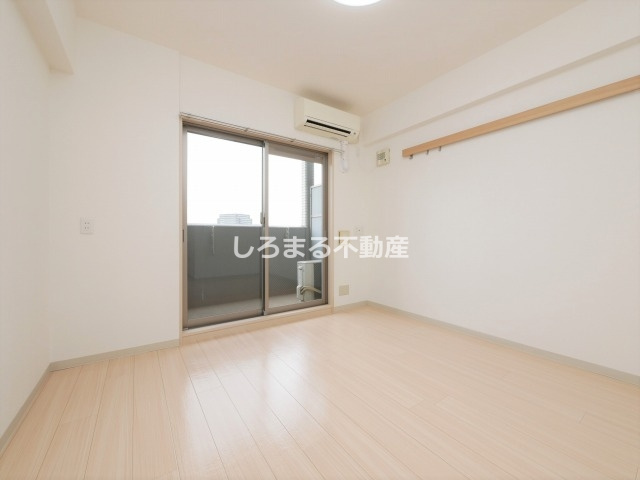 アスリート本町リバーウエストの居間・リビング