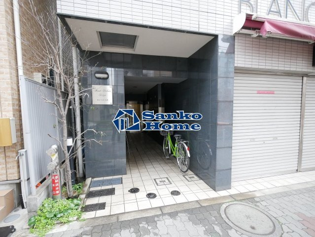 モンパレ入谷のエントランス