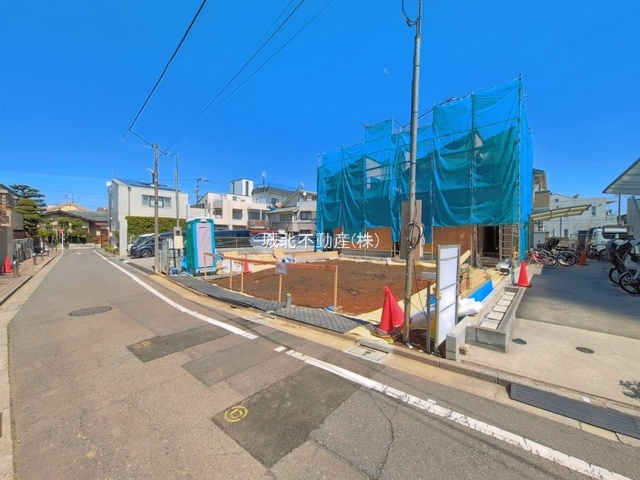 練馬区桜台6丁目全3棟 1号棟の前面道路含む現地写真