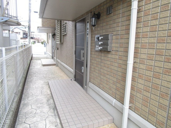 ヴィラ・ルミエールの玄関