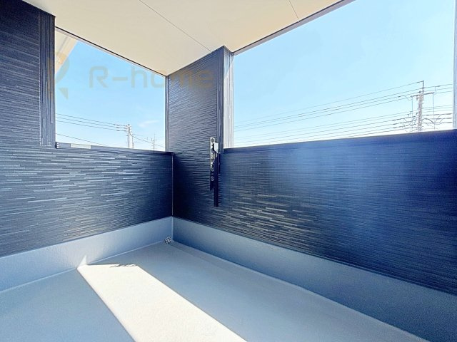 我孫子市青山第1期　新築戸建て　4号棟のバルコニー|急な雨でも安心のインナーバルコニー♪忙しいご夫婦も大満足♪