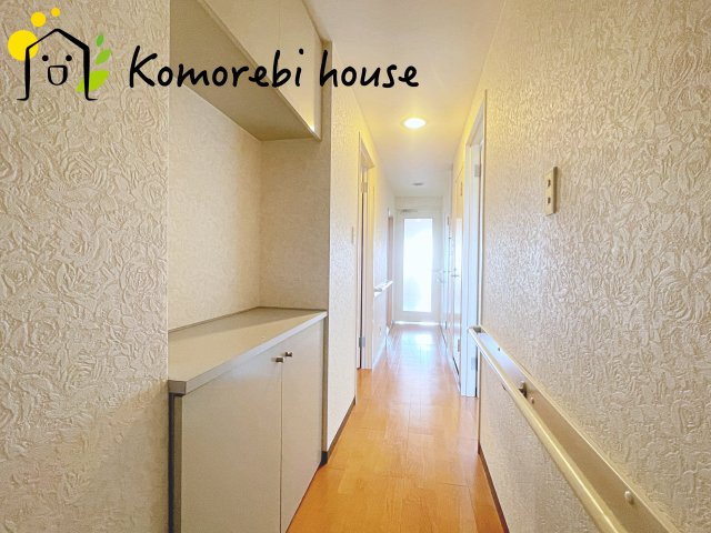 ワコーレロイヤルガーデン北本　E棟の玄関|26.2.21撮影済み