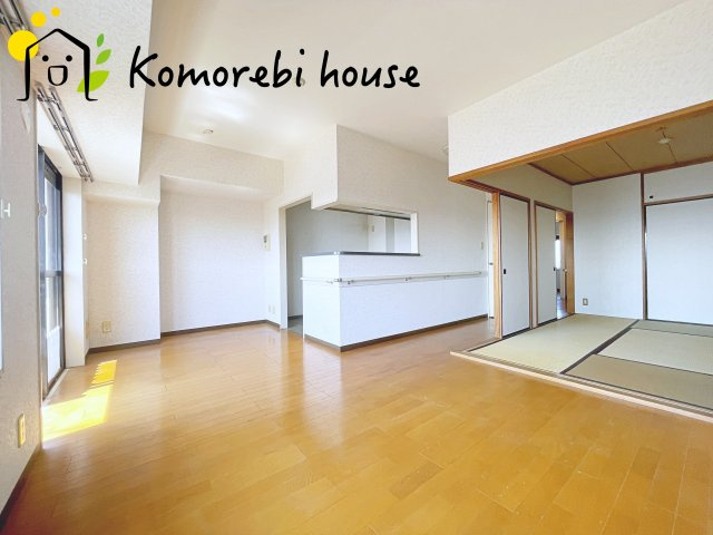 ワコーレロイヤルガーデン北本　E棟の居間・リビング|26.2.21撮影済み