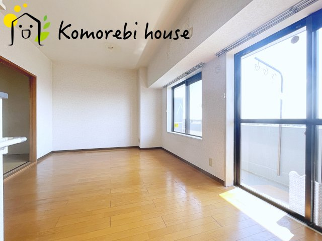 ワコーレロイヤルガーデン北本　E棟の居間・リビング|26.2.21撮影済み