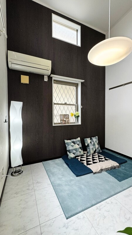 G・Aヒルズ和田町の居間・リビング|2面採光の洋室♪