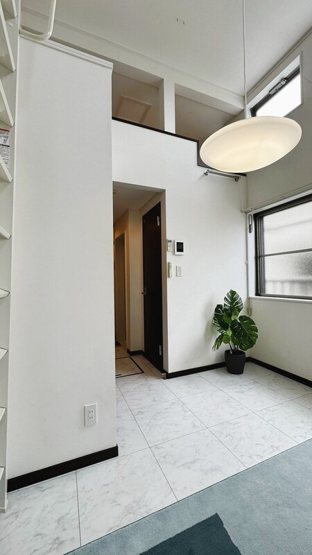 G・Aヒルズ和田町の寝室|2面採光の洋室♪