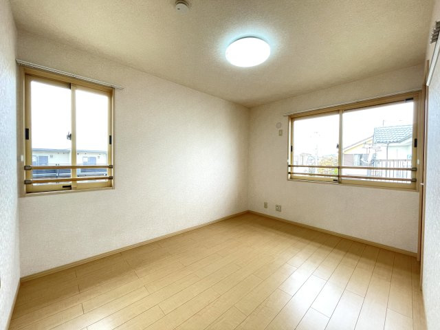 トマトハイツ一番館の洋室