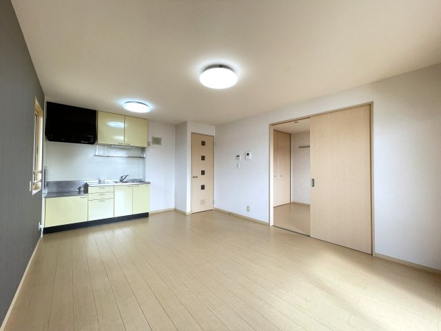 トマトハイツ一番館の居間・リビング