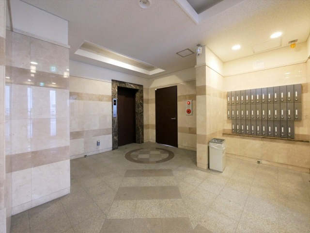 大阪市西区川口２丁目の賃貸マンションのロビー