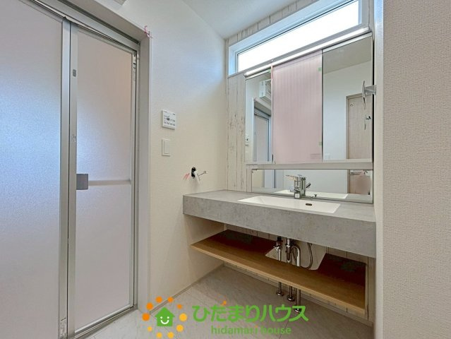 羽生市西５丁目　新築一戸建ての独立洗面台