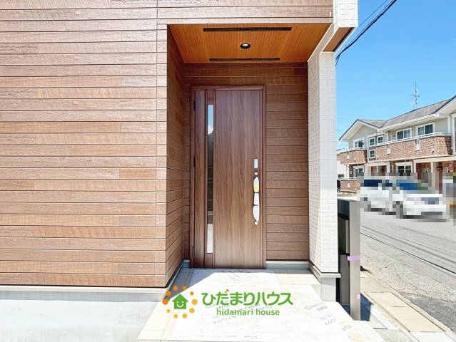 羽生市西５丁目　新築一戸建ての玄関