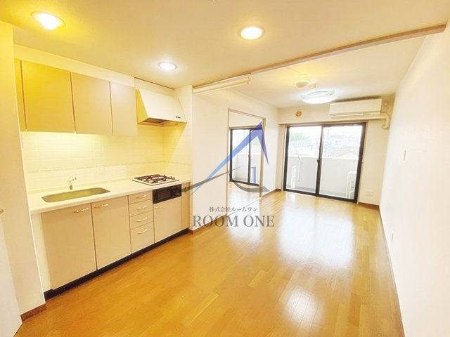 アートコート田園調布ＪＰの居間・リビング|洋室のお部屋です。