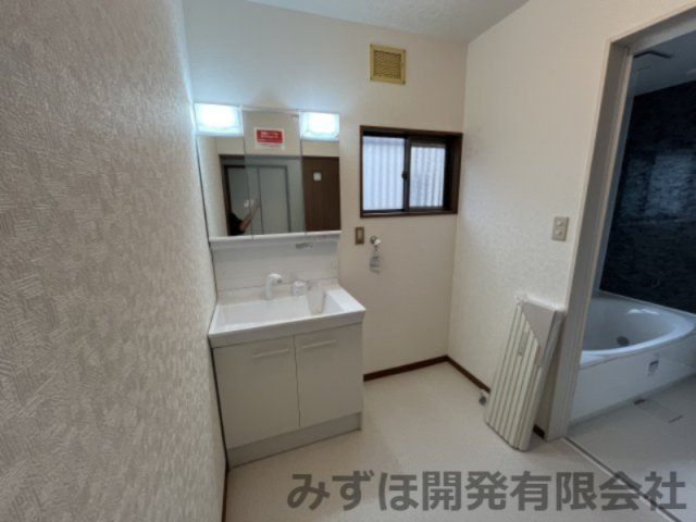 東根市神町南2丁目5-6の独立洗面台|9/2　脱衣室、洗面スペース