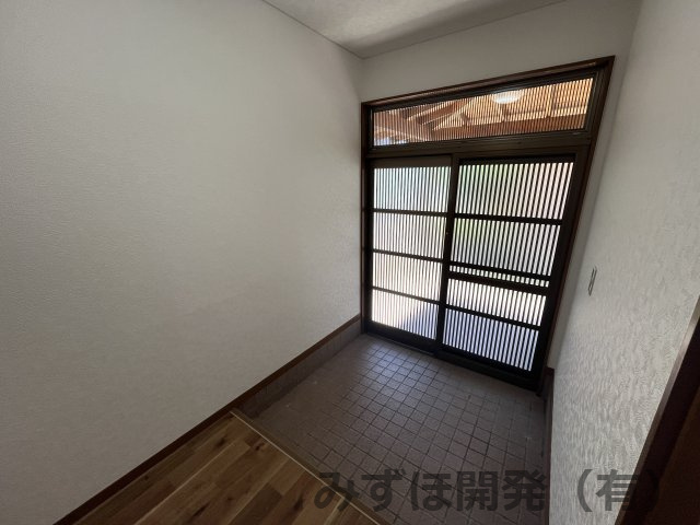 東根市神町南2丁目5-6の玄関