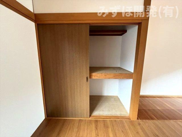 東根市神町南2丁目5-6の収納|一階洋室の収納です。