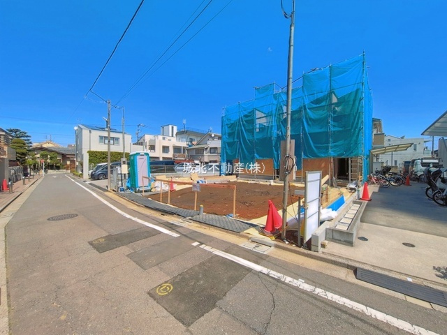 練馬区桜台6丁目全3棟 3号棟の前面道路含む現地写真