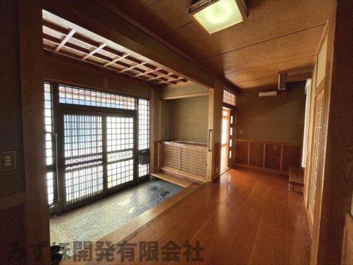 東根市宮崎四丁目6-3の玄関|広々とした玄関です。