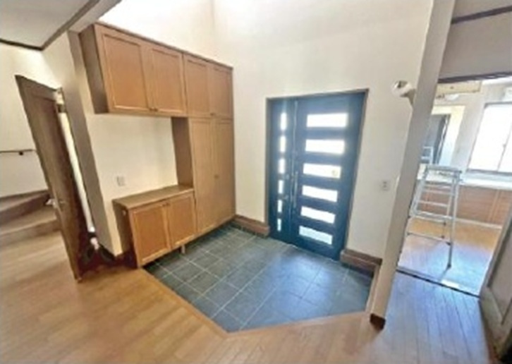 中古戸建　東松山市旗立台30-3の玄関