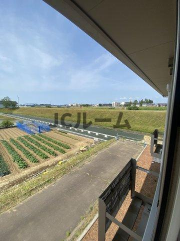 葵Ｂのバルコニー|反転タイプの部屋の写真です