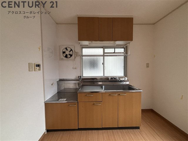 壁付けキッチンでスペースを有効活用できます！