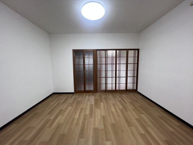 高丸7丁目戸建ての居間・リビング