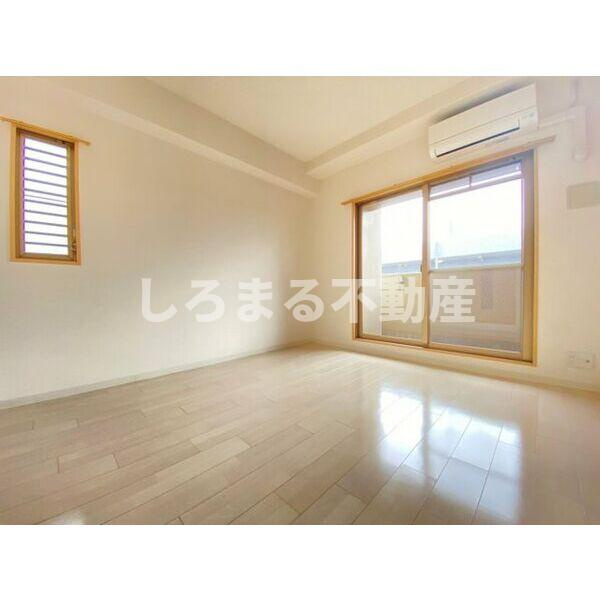 CITY SPIRE心斎橋EASTの居間・リビング