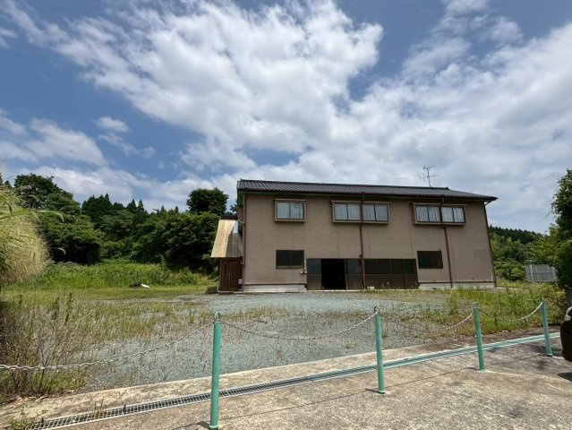 山鹿市下吉田　倉庫付き事務所