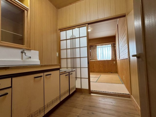 山鹿市下吉田　倉庫付き事務所の和室|２階　和室