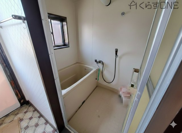 【浴室】 | たつの市龍野町本町／中古戸建 | 室内の物を減らしたイメージ画像です※現状とは異なります