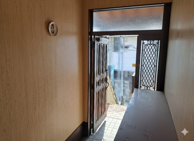 【玄関】 | たつの市龍野町本町／中古戸建 | 室内の物を減らしたイメージ画像です※現状とは異なります