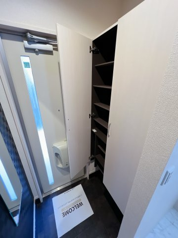 ソシア・ミズノの玄関