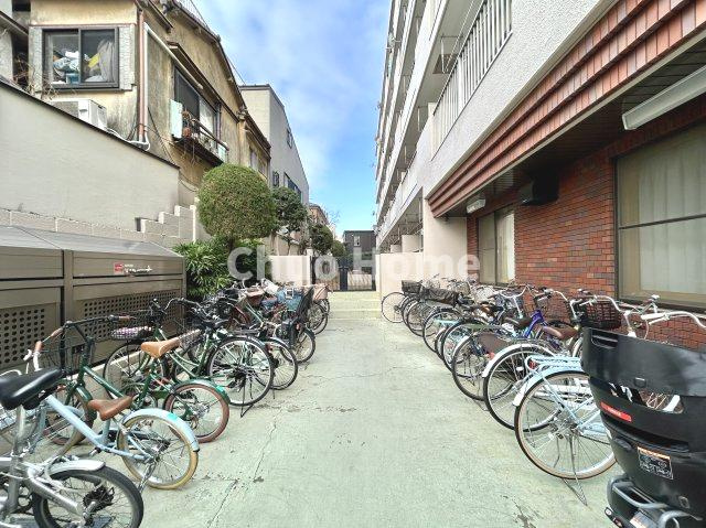 カエサル西尾久の駐輪場|【自転車置き場】最新の空き状況や費用などの詳細は担当スタッフまでお問い合わせください。