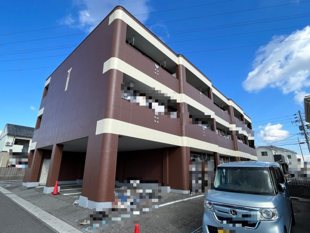 メゾンエクセルの駐車場