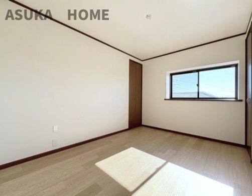 保土ケ谷区上星川戸建の洋室|好みの空間で読書をしたり、音楽を聞いたりと一人の時間も充実したものにできます。