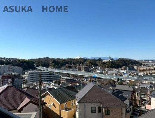 保土ケ谷区上星川戸建の展望|開放感ある眺望と閑静な住宅街の四季の変化を楽しめる心地よい場所ですね。