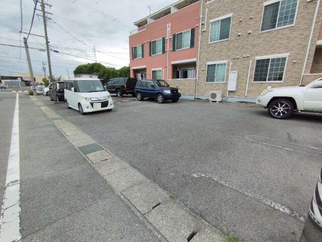 ルーチェ・デル・ソーレの駐車場