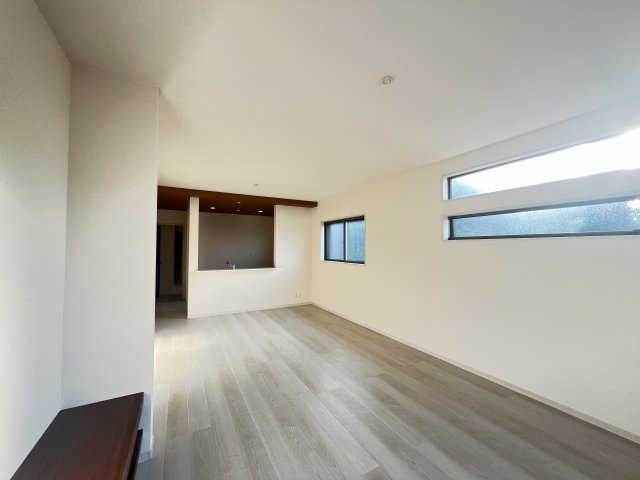 大和高田市西坊城第9期の外観|LDK19帖　明るく開放的です。
