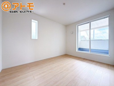 【子供部屋】 | 田方郡函南町柏谷　新築一戸建て　1号棟 | 収納豊富な洋室は使い勝手良好です！
