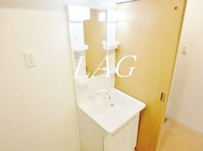 【洗面所】 | Ｌｅｓ．ｆｏｎｔａｉｎｅ聖蹟 | 独立洗面台です。