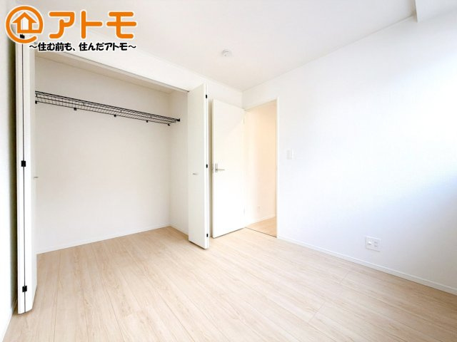 【子供部屋】 | 田方郡函南町柏谷　新築一戸建て　3号棟 | 広々使える収納付きの洋室です♪