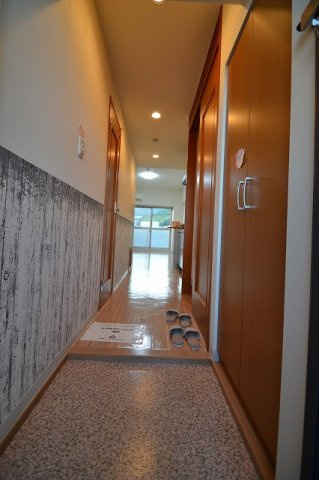 広島市西区庚午北１丁目の賃貸マンションの玄関