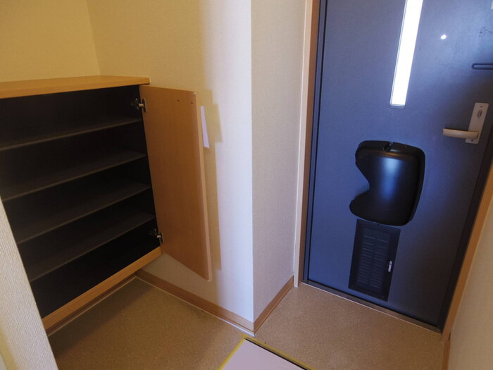 Brezzaの玄関|シューズボックス