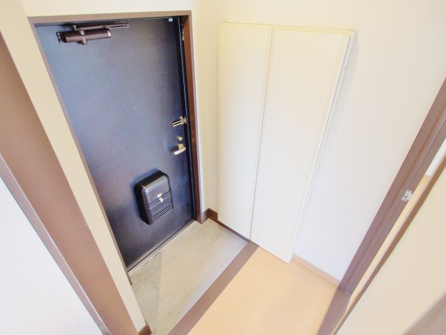 ツボタビルⅡの玄関