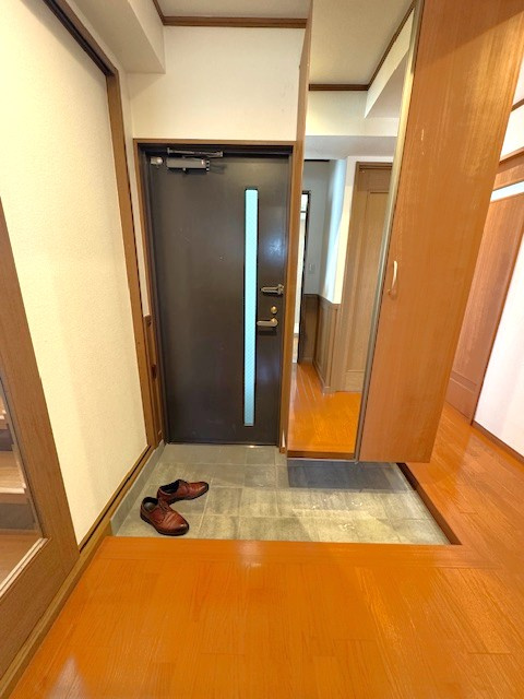 広い玄関です
