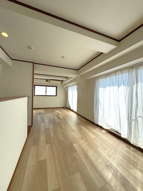 明るいリビングです