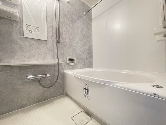 宇治市六地蔵徳永29-4の浴室|浴室乾燥機付きのため、冬の寒い時期にも心地よく入浴いただけます◎