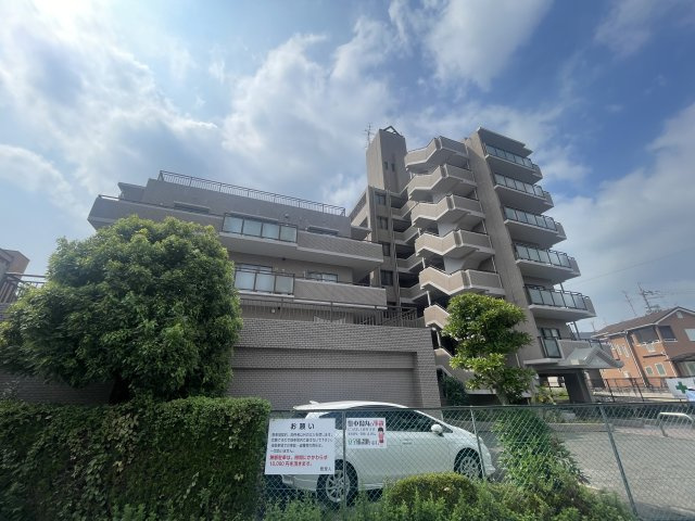 宇治市六地蔵徳永29-4の外観|鉄筋コンクリート造のしっかりとした造りです◎