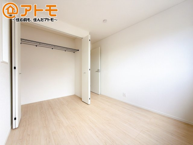 【子供部屋】 | 田方郡函南町柏谷　新築一戸建て　4号棟 | 広々使える収納付きの洋室です♪