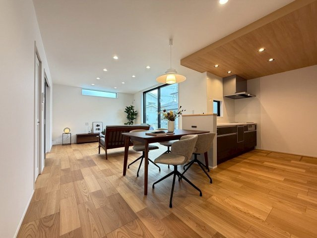 久留米市藤山町　新築戸建の居間・リビング